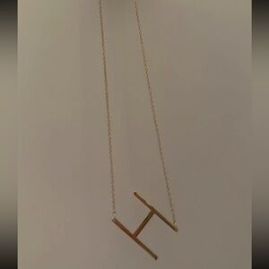 Elegant Gold Necklace with Letter H Pendant